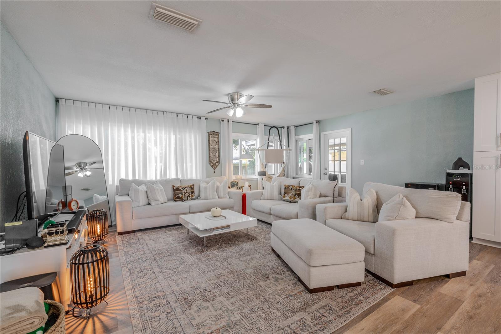 11615 Park Boulevard, FL