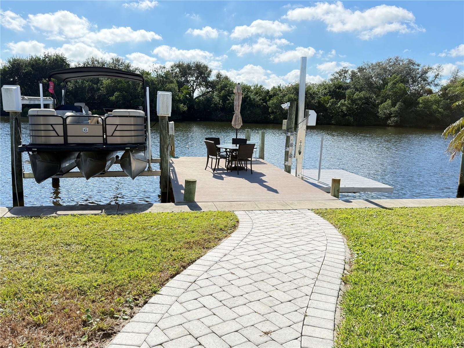 622 Mount Oak Ave Ne #733, FL