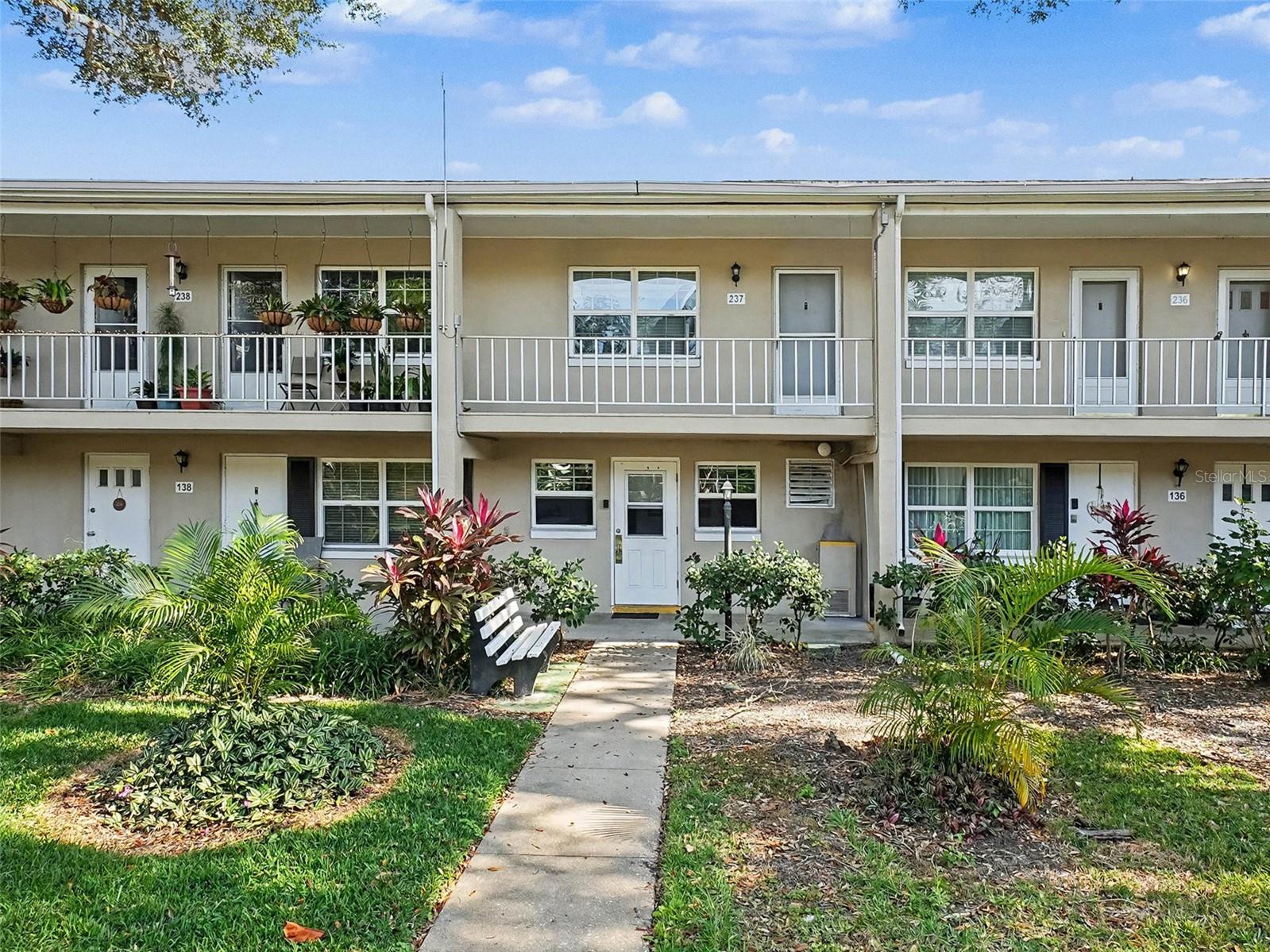 2500 Lee Road, FL