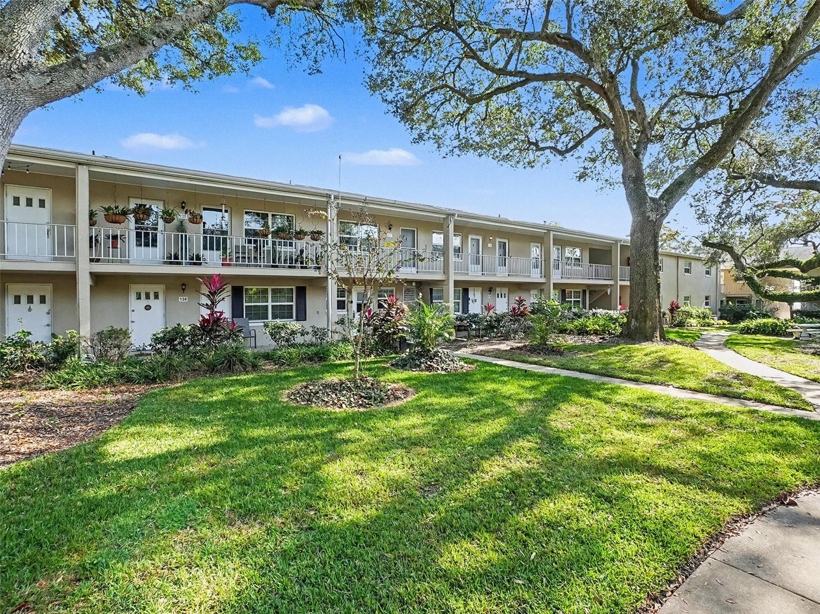 2500 Lee Road, FL