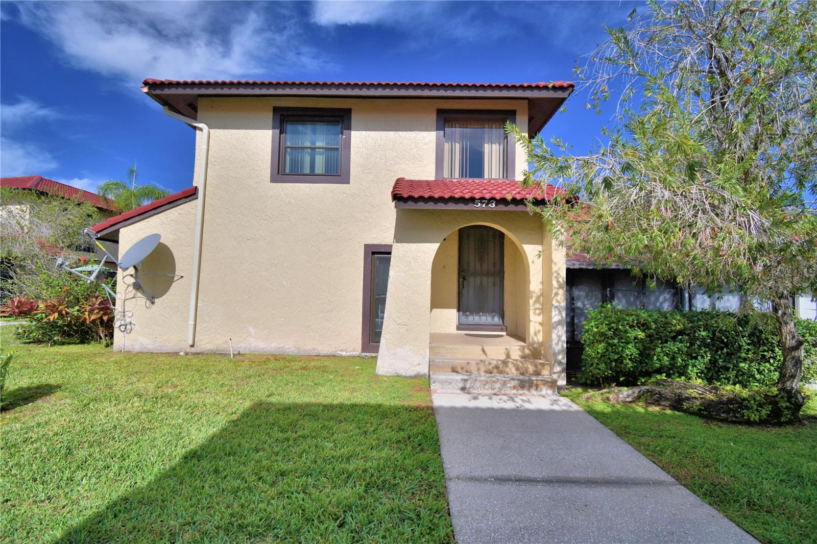 573 Hunter Circle, FL