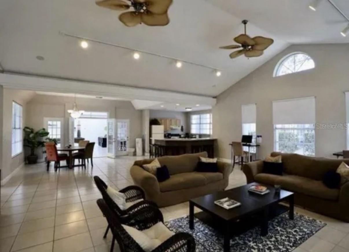 3827 Bay Club Circle, FL