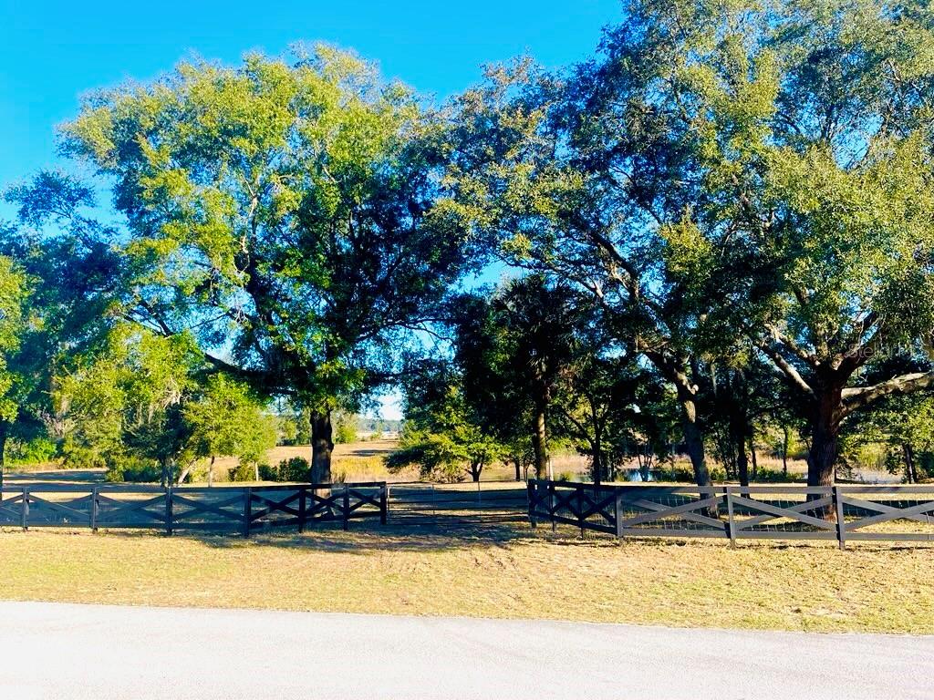 Hunters Trace Ln, FL