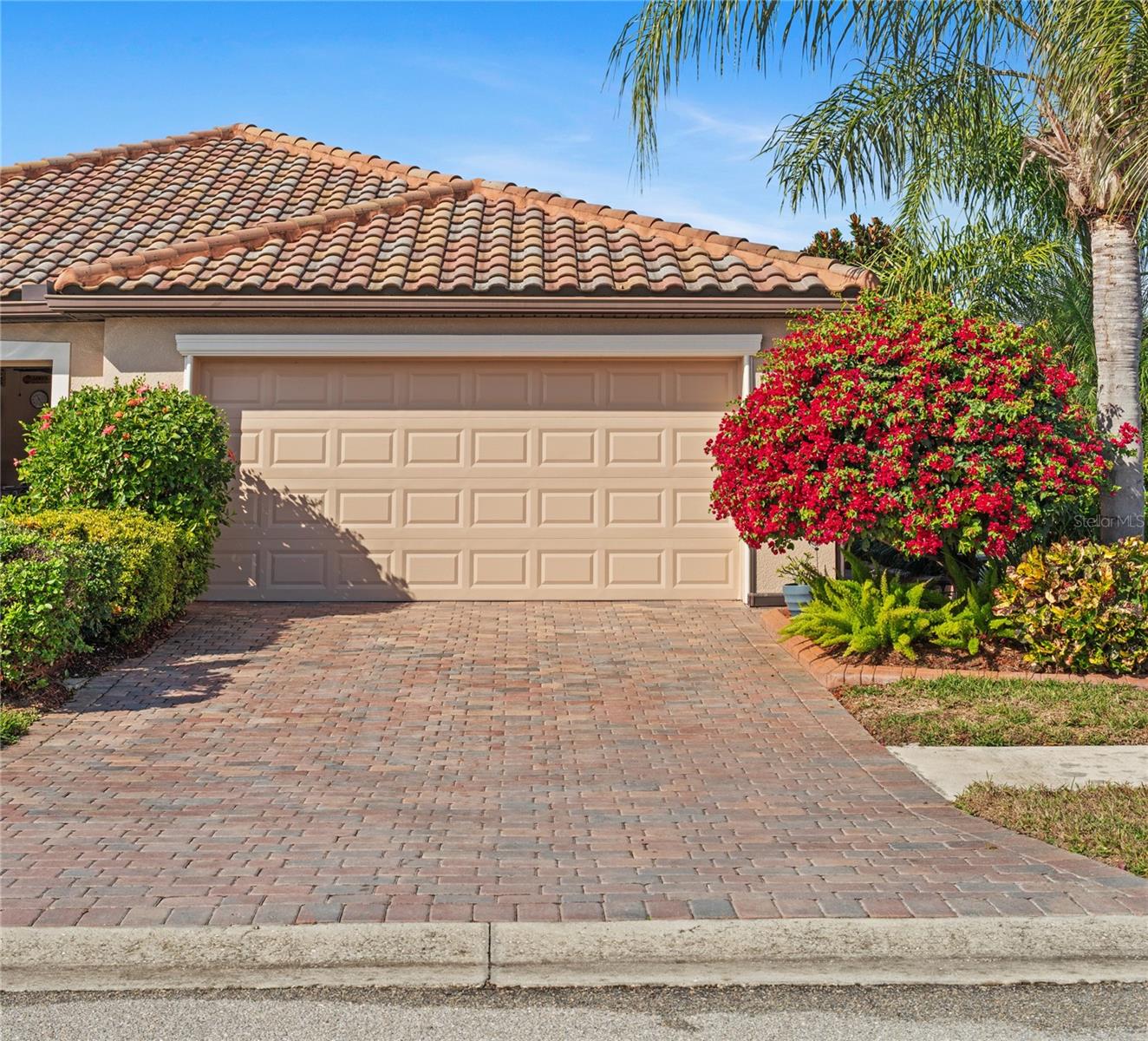 20219 Tesoro Dr, FL