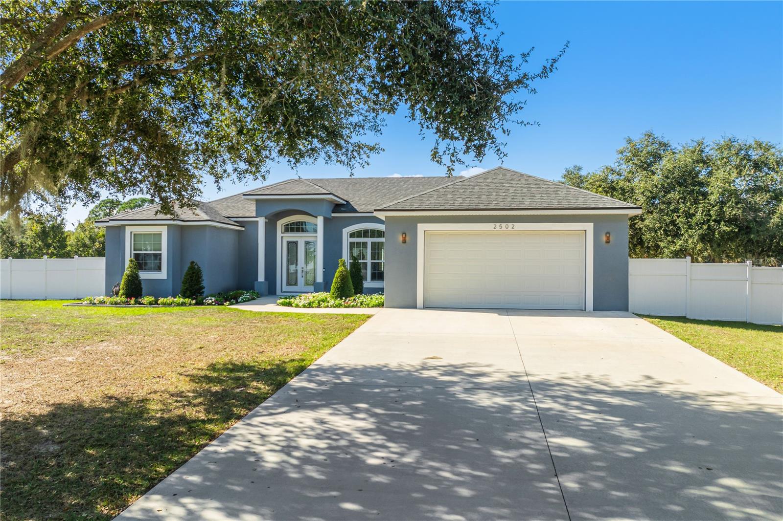 2502 Lake Front Dr, FL