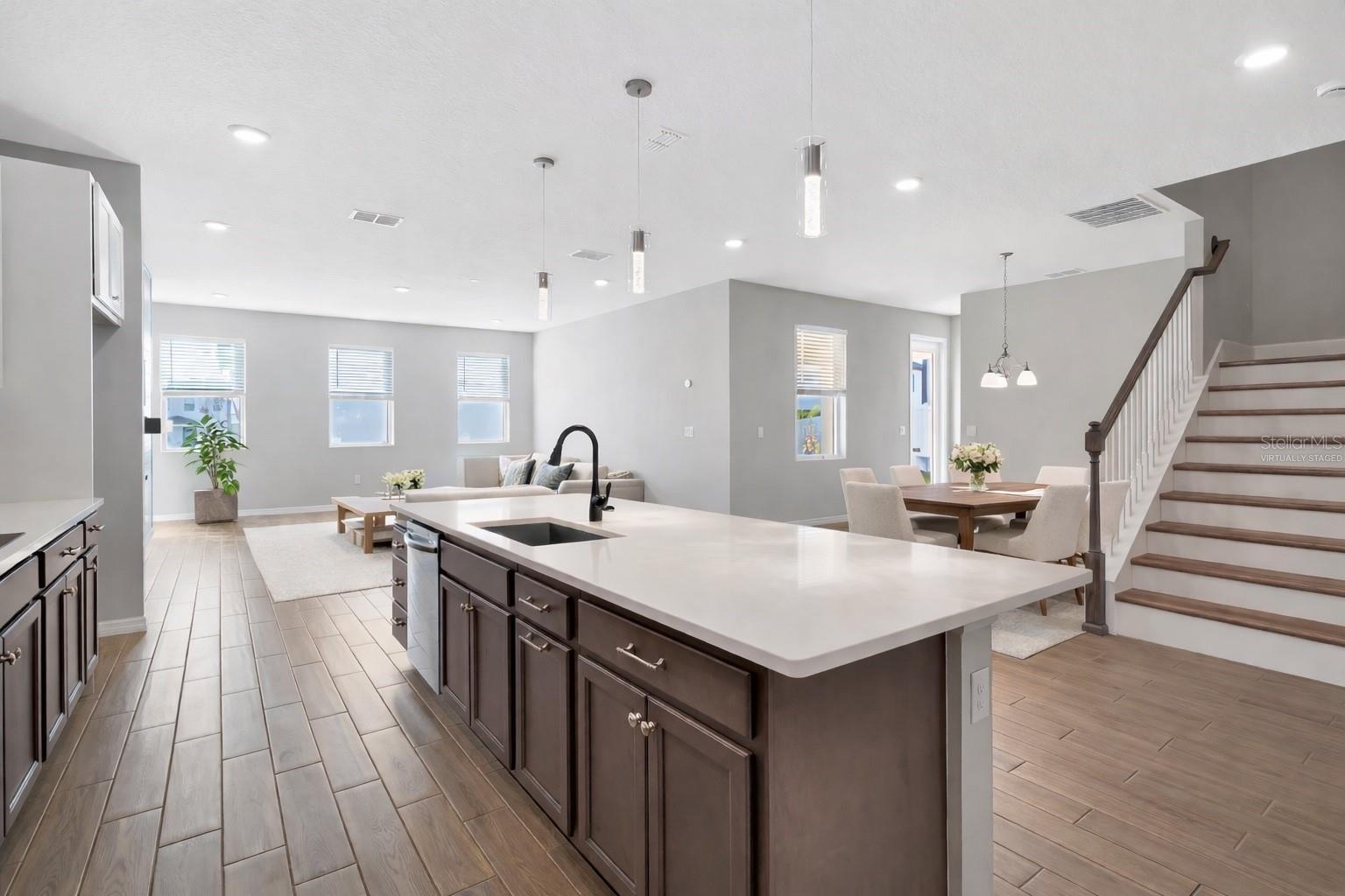 2290 Endeavor Way, FL