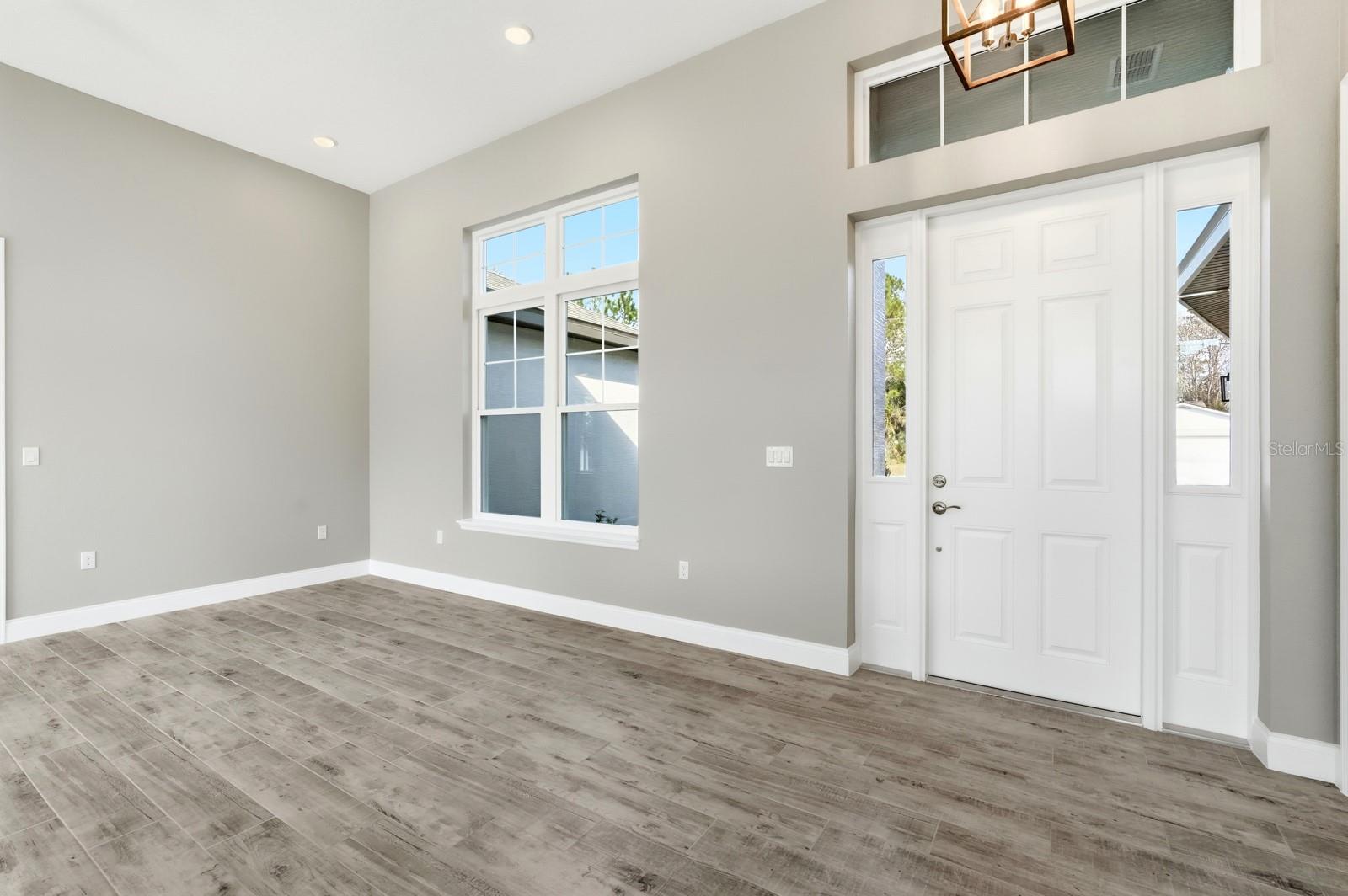 16 Pierce Lane, FL