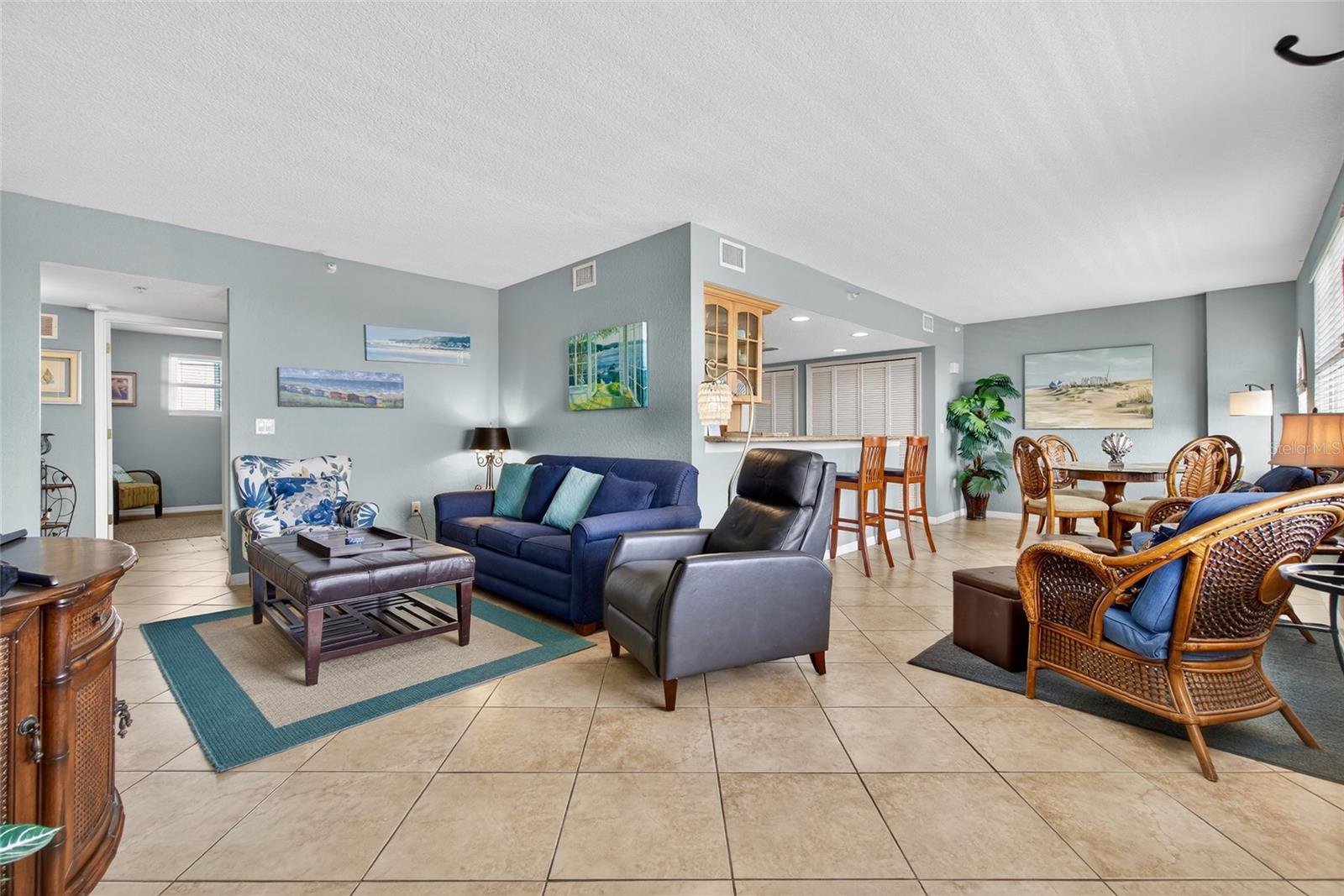 445 Hamden Drive, FL