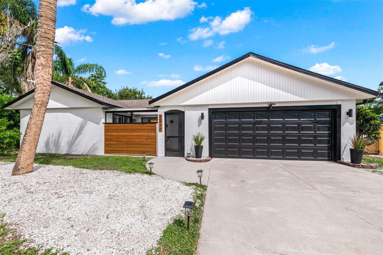 2911 Woodpine Court, FL