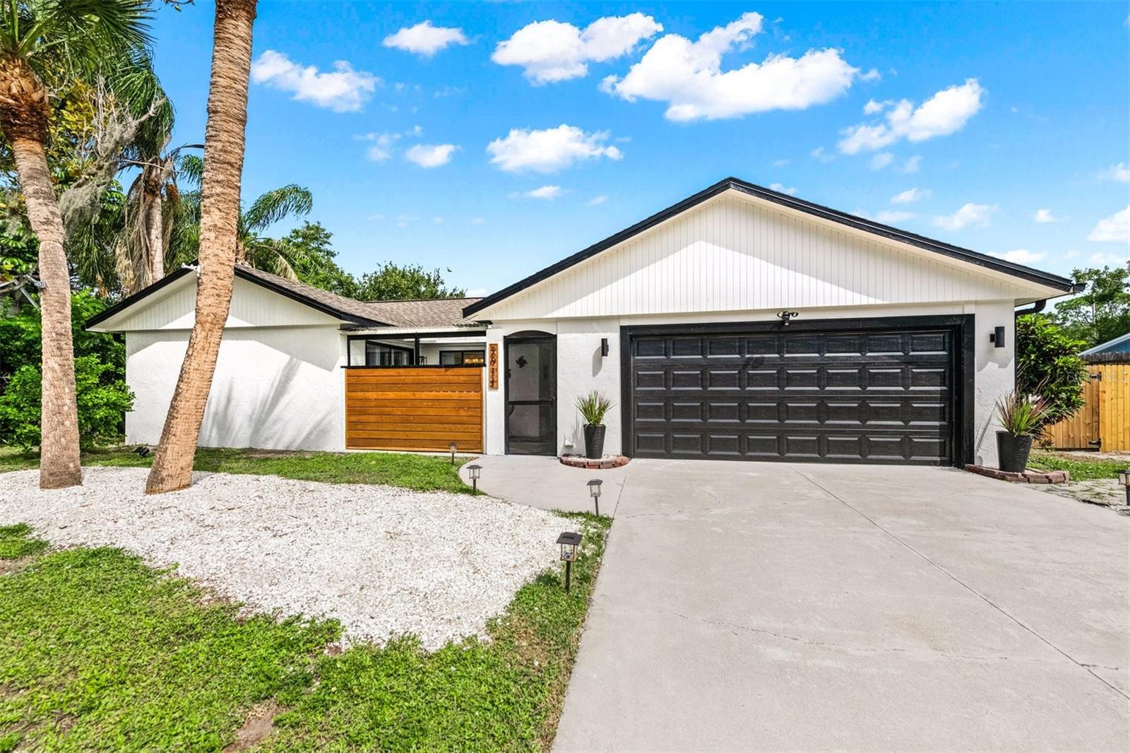2911 Woodpine Court, FL