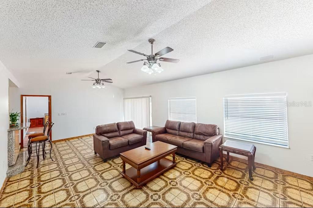 6223 Travis Boulevard, FL