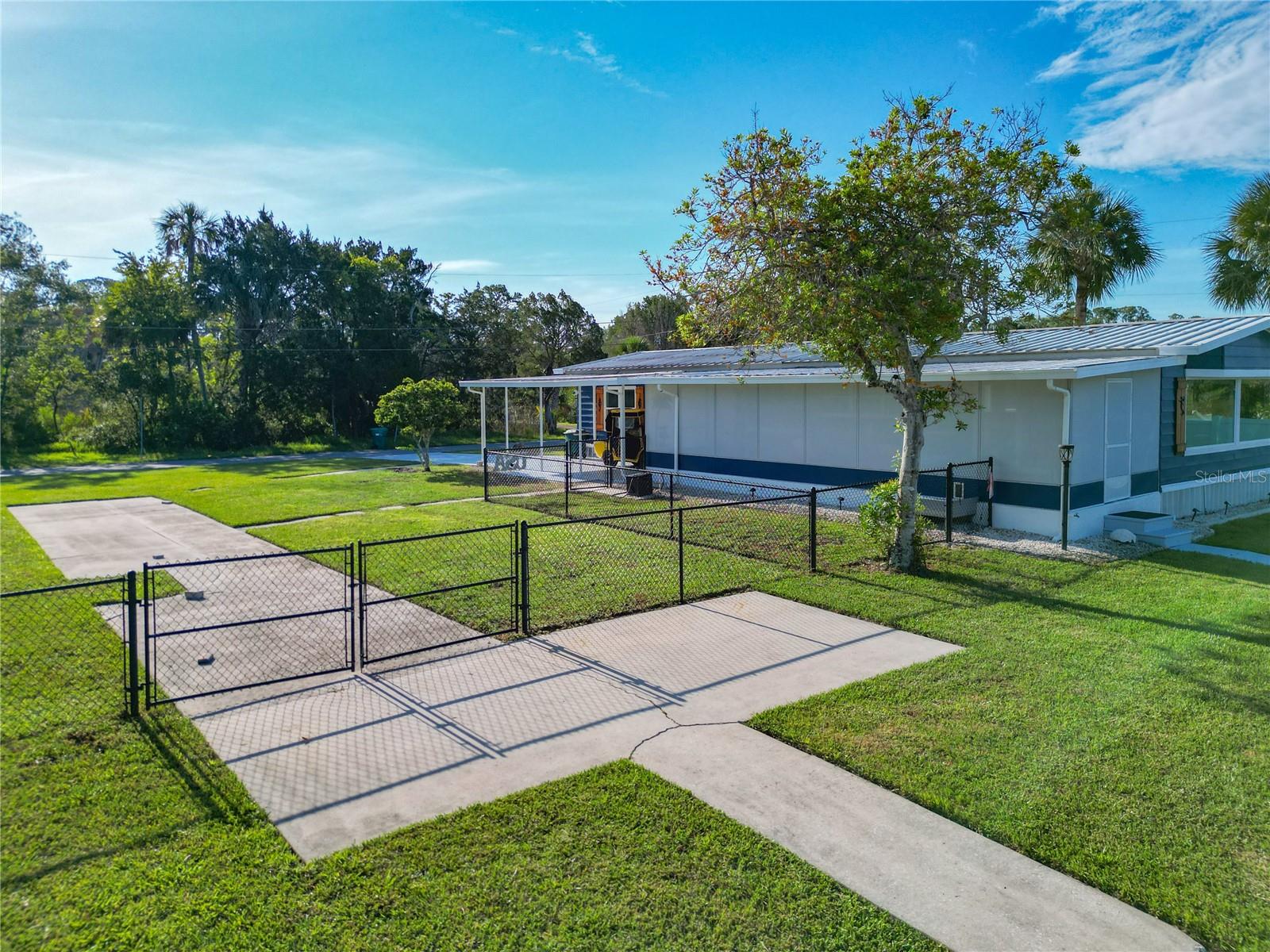 2560 Comanche Point, FL