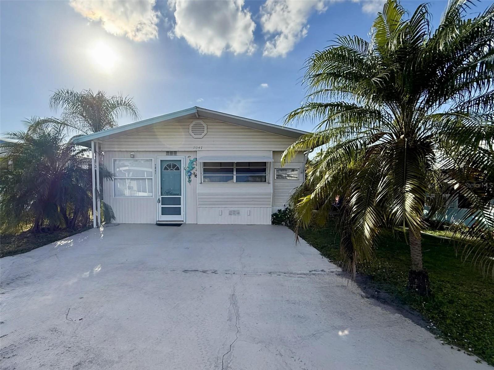 7041 Fairview Village Circle, FL
