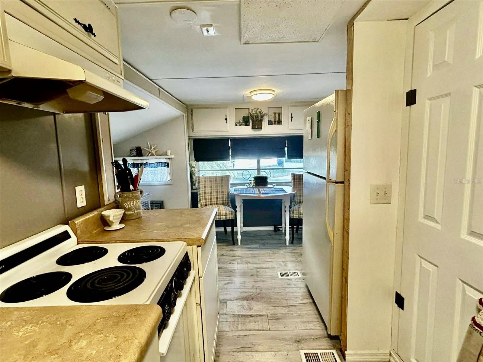 7041 Fairview Village Circle, FL