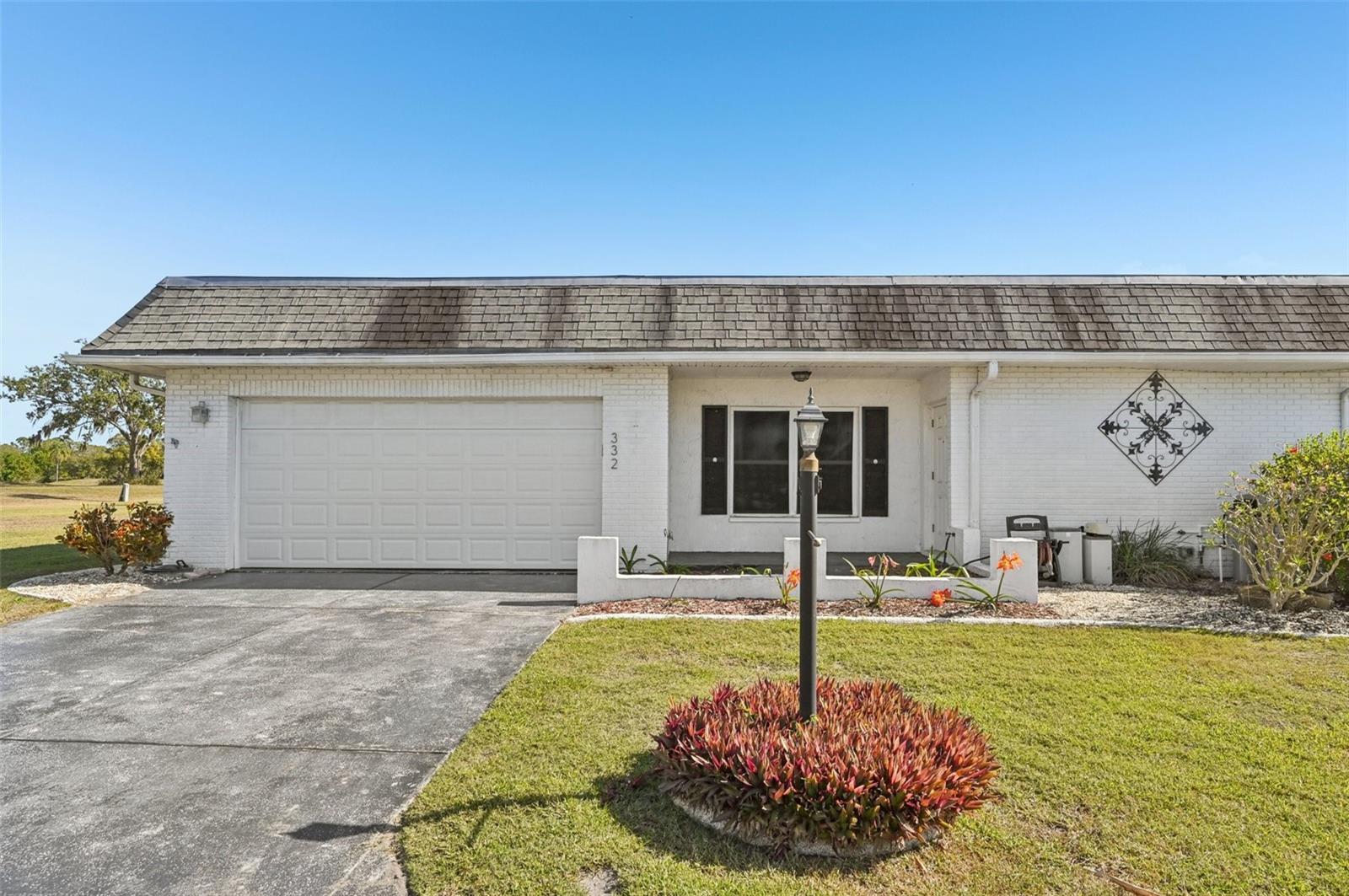 332 Club Manor Dr, FL