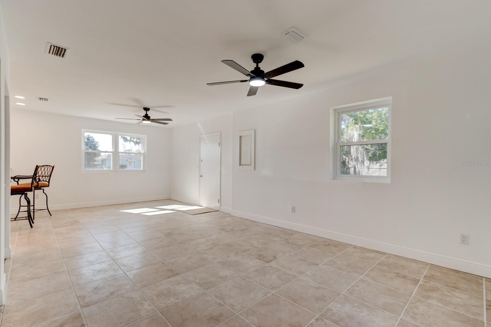 4 Main Street, FL