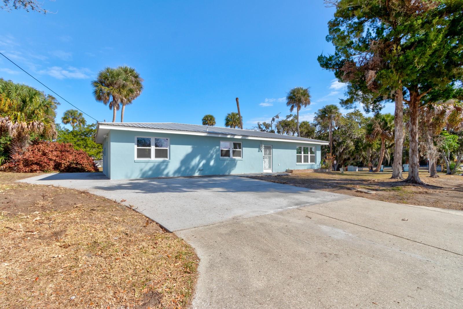 4 Main Street, FL