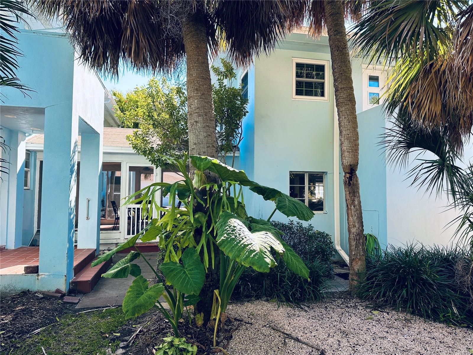 1800 Pass A Grille Way #5, FL