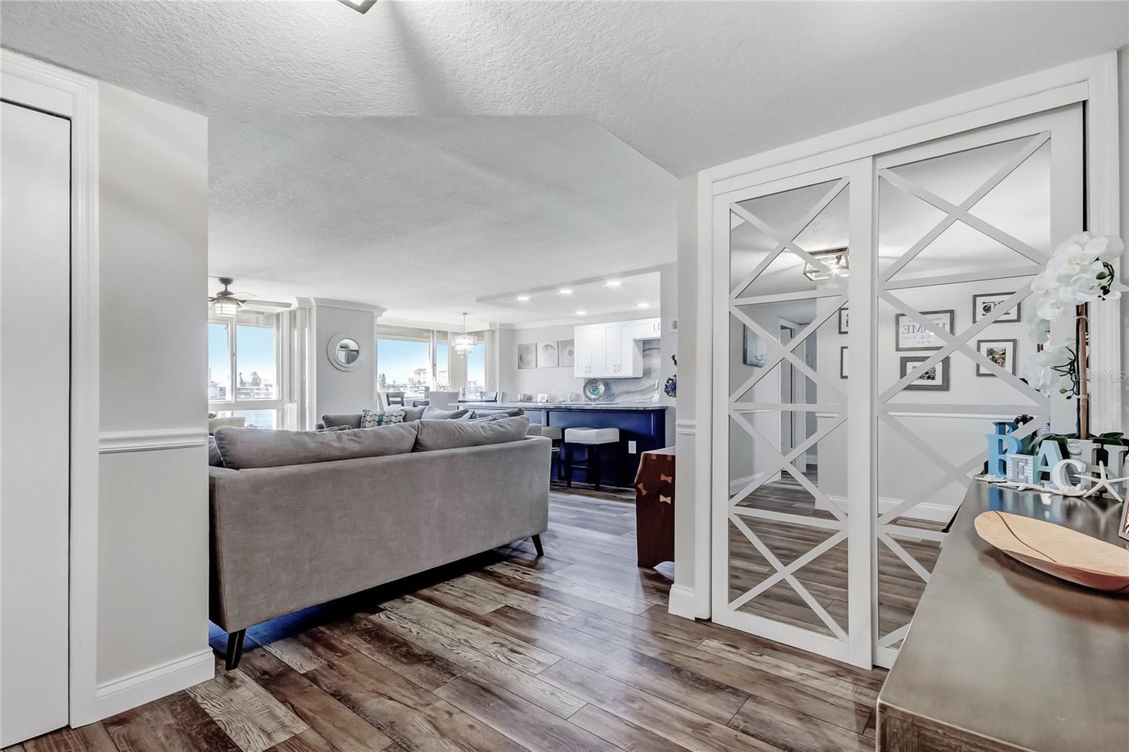 644 Island Way, FL