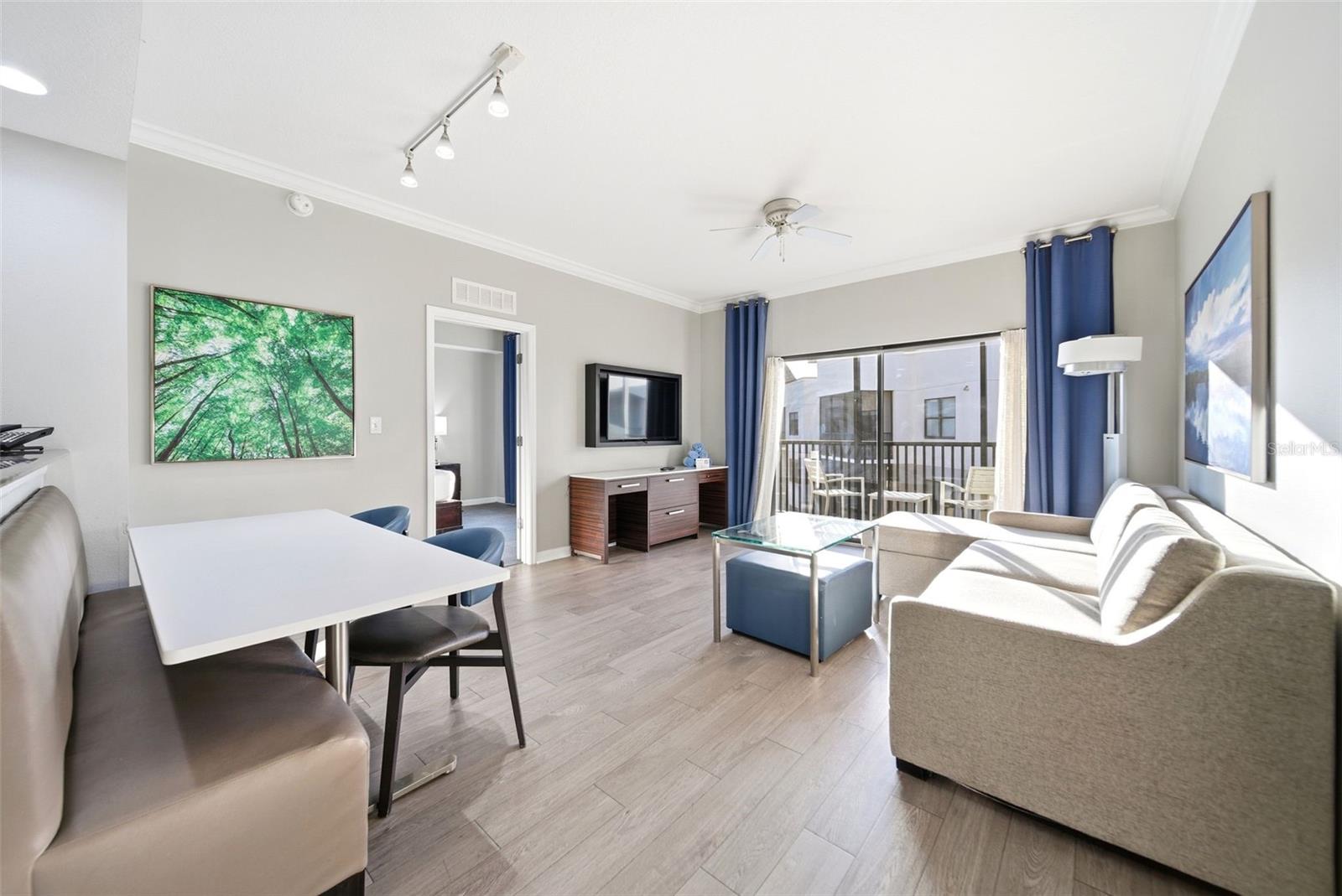 14051 Grove Resort Avenue, FL