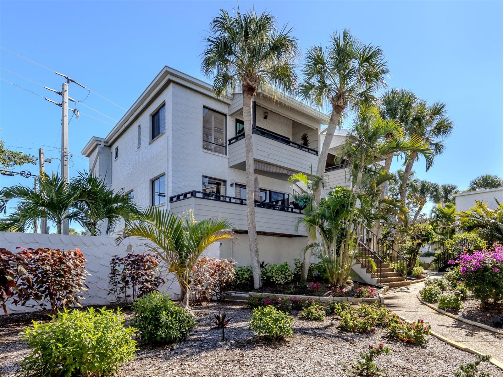 1555 Tarpon Center Dr #247, FL