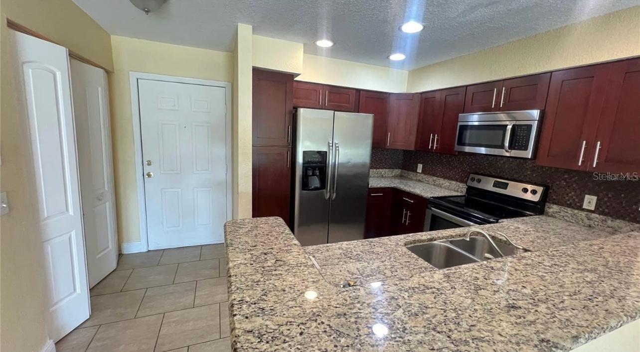 13941 Fairway Island Dr Drive, FL