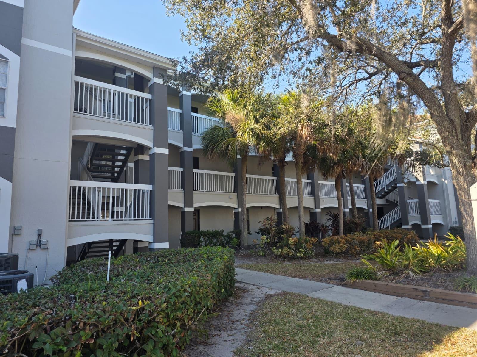 13941 Fairway Island Dr Drive, FL