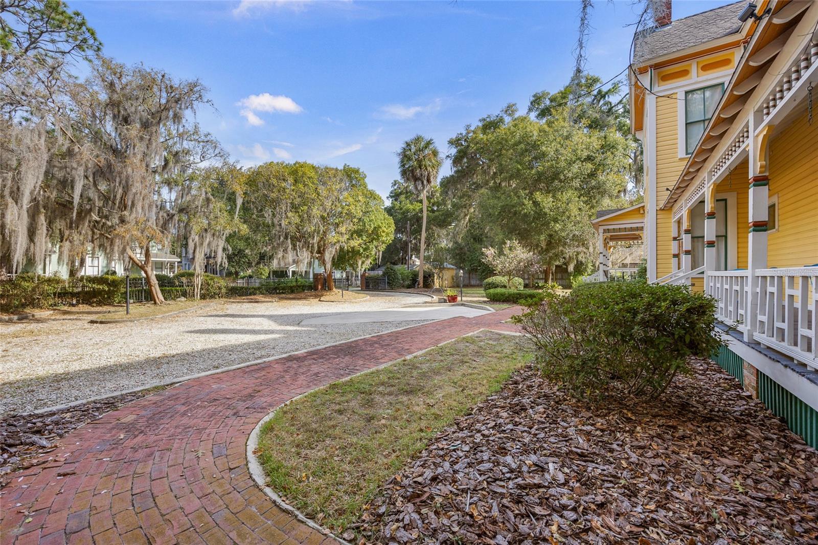 221 7th Street, FL
