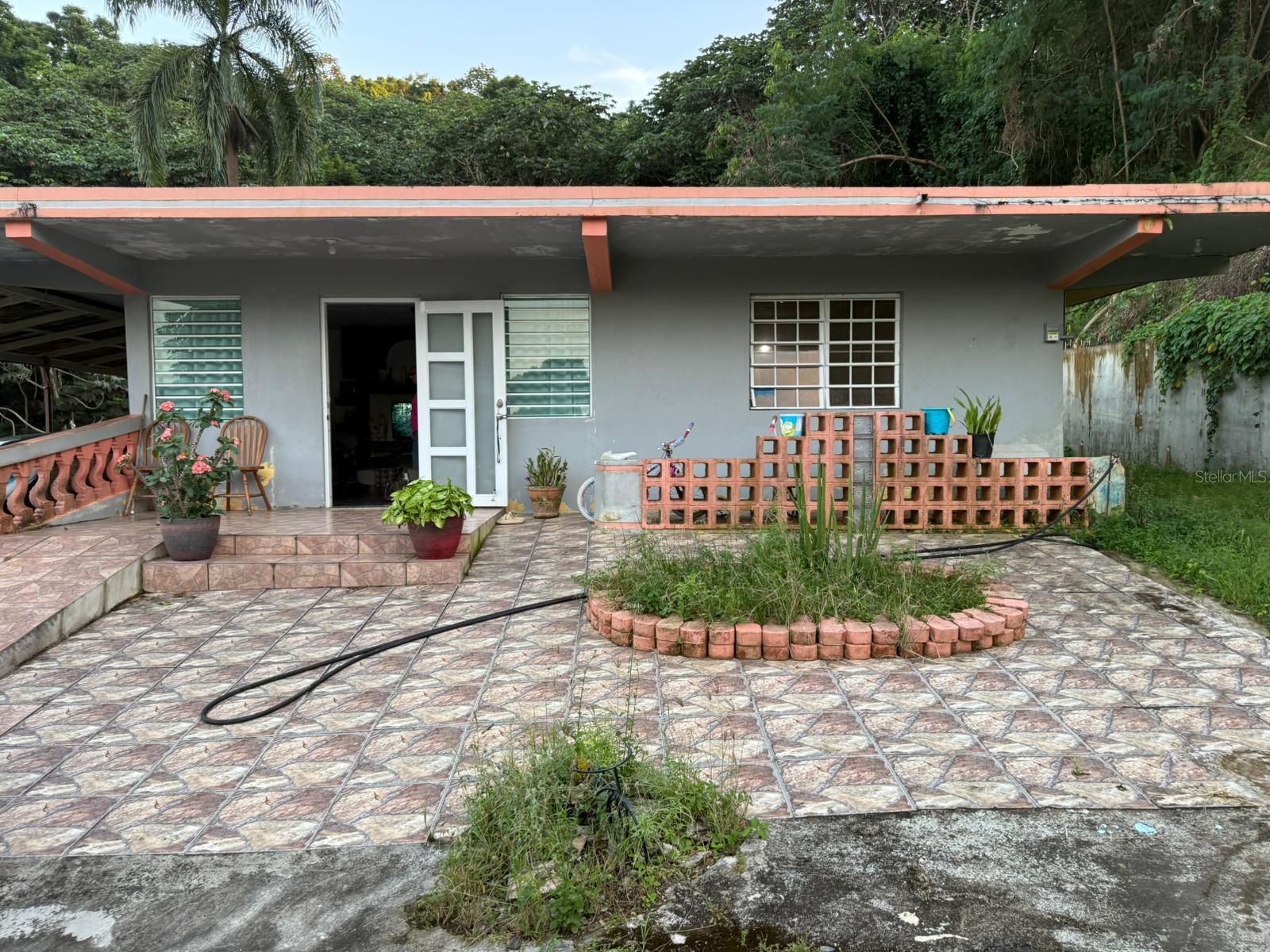 Carr 925 Km 4.9 Bo. Junquito, PR