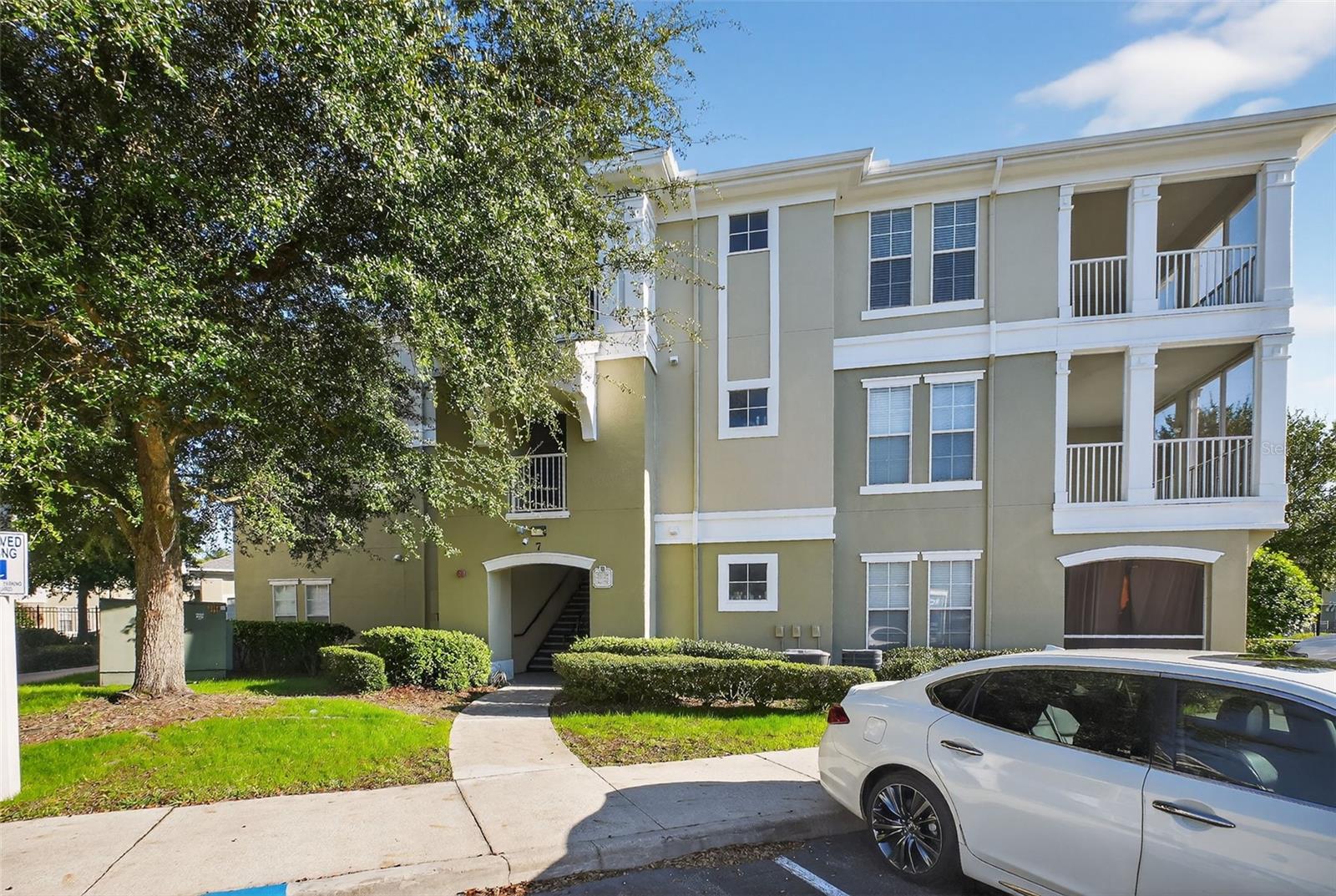 8290 W Gate Pkwy #707, FL