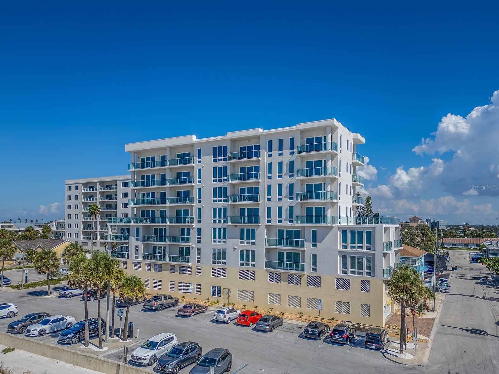 15 Avalon St #403, FL