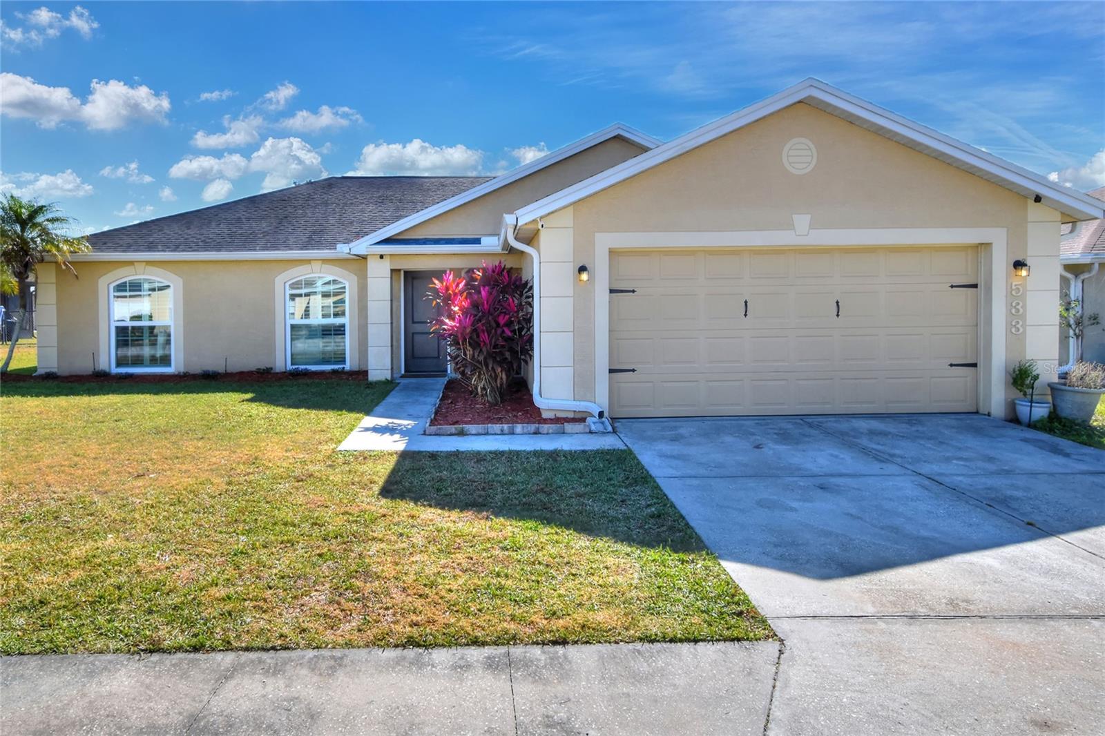 533 Seven Oaks, FL