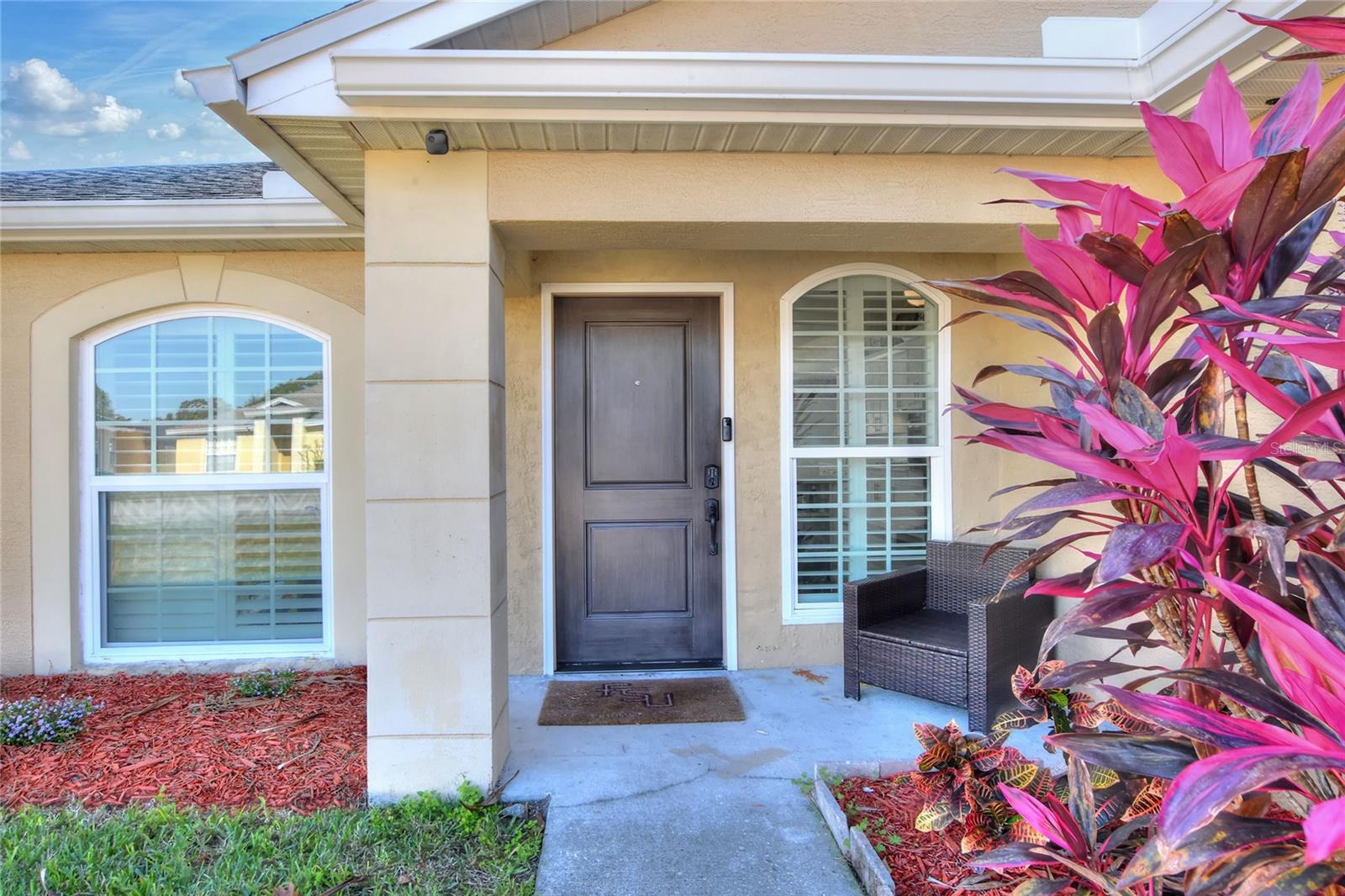 533 Seven Oaks, FL