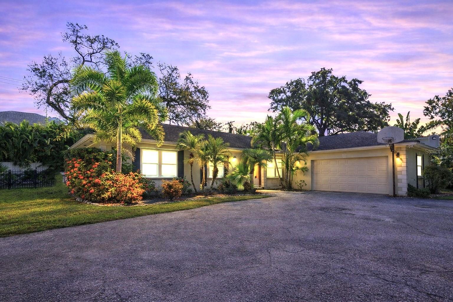 810 West Shore Boulevard, FL