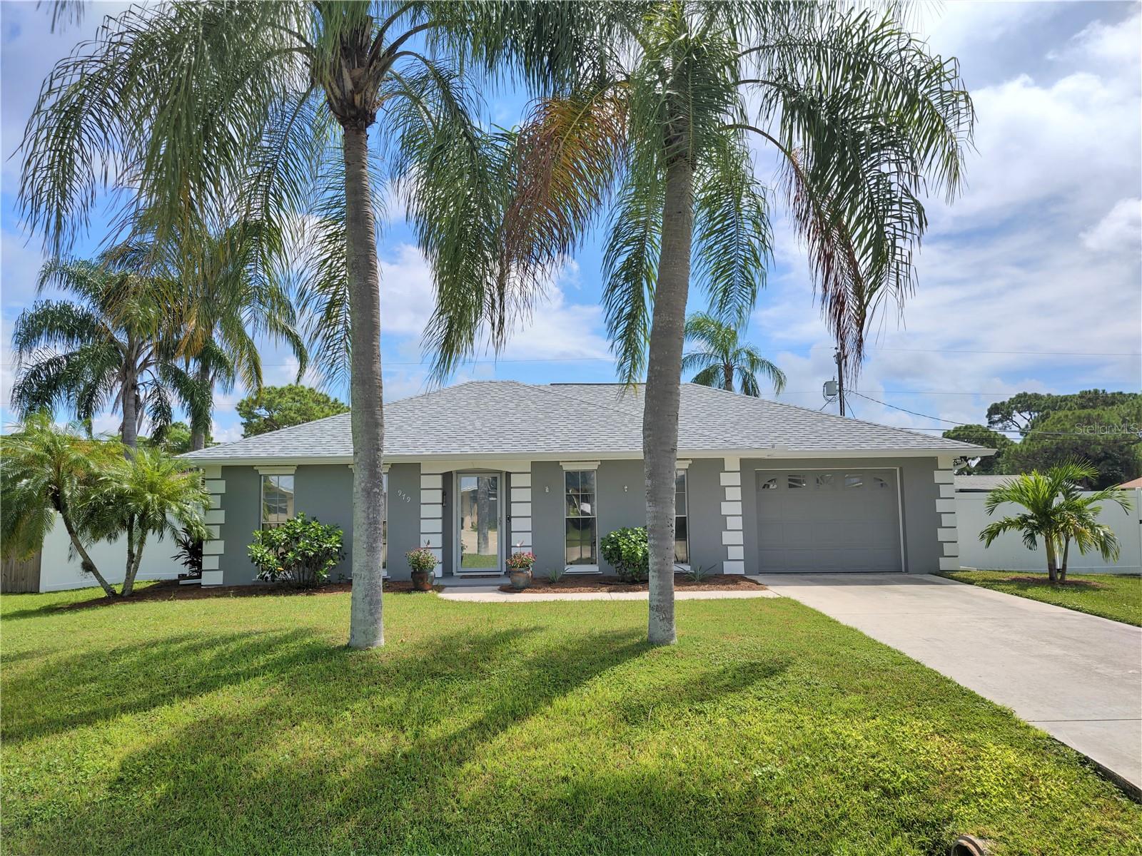 979 Nantucket Rd, FL