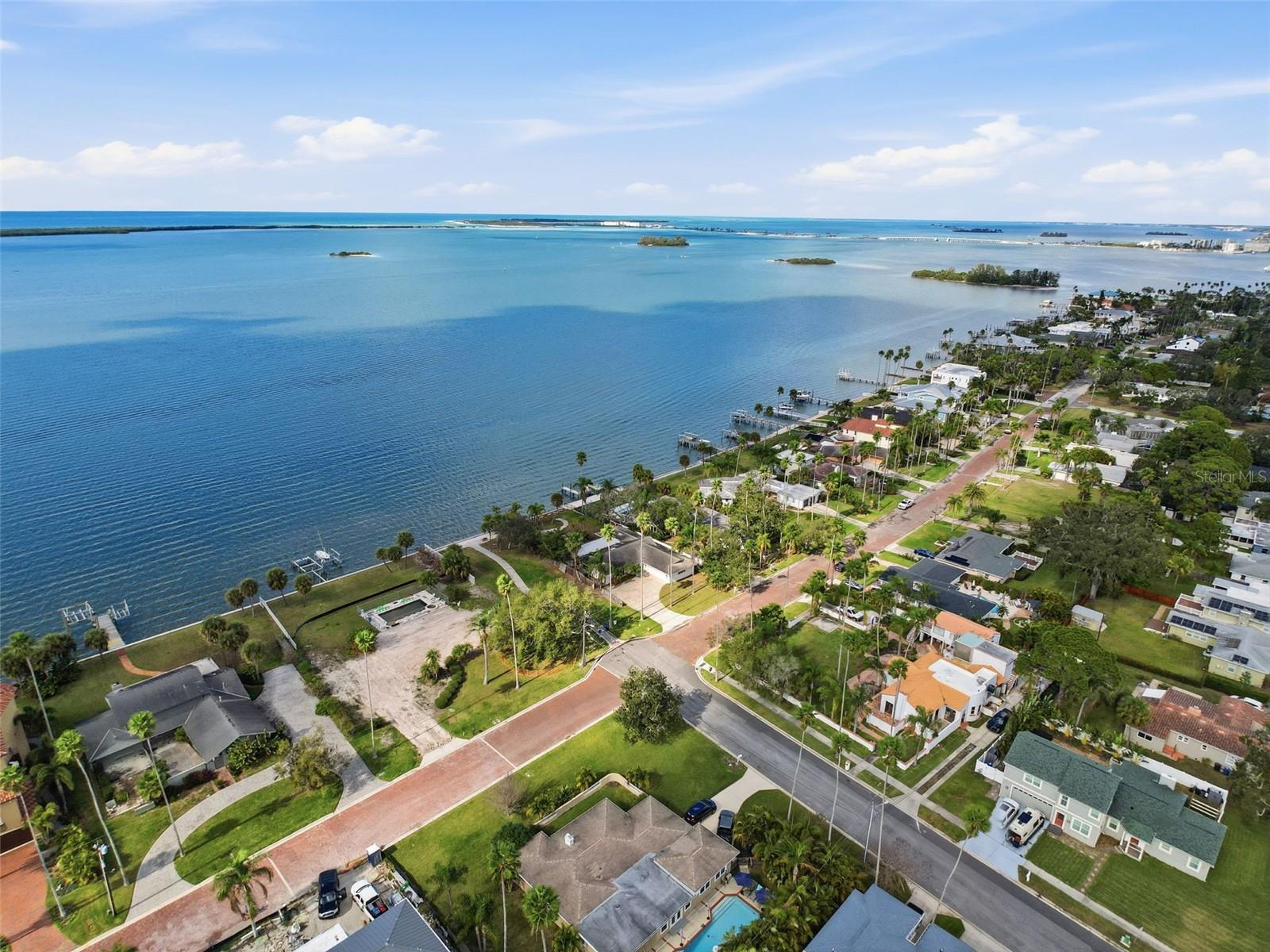 1600 Santa Barbara Drive, FL