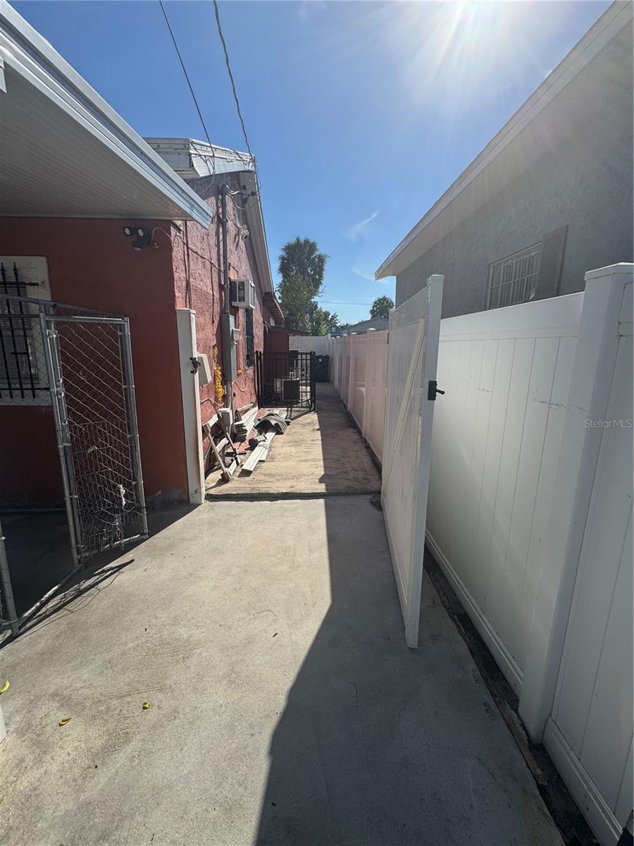 2312 La Salle Street, FL