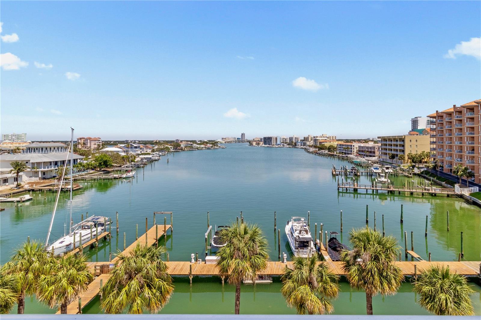 445 Hamden Drive, FL