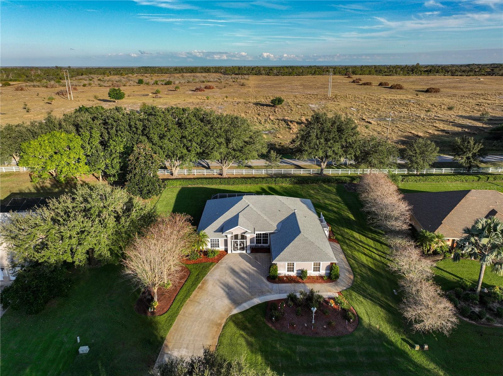 16 Meadowlake Cir S, FL