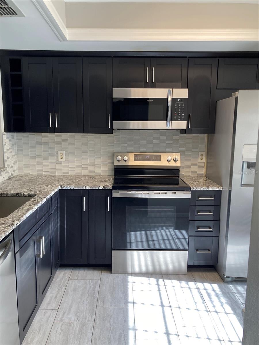 2907 Featherstone Drive, FL
