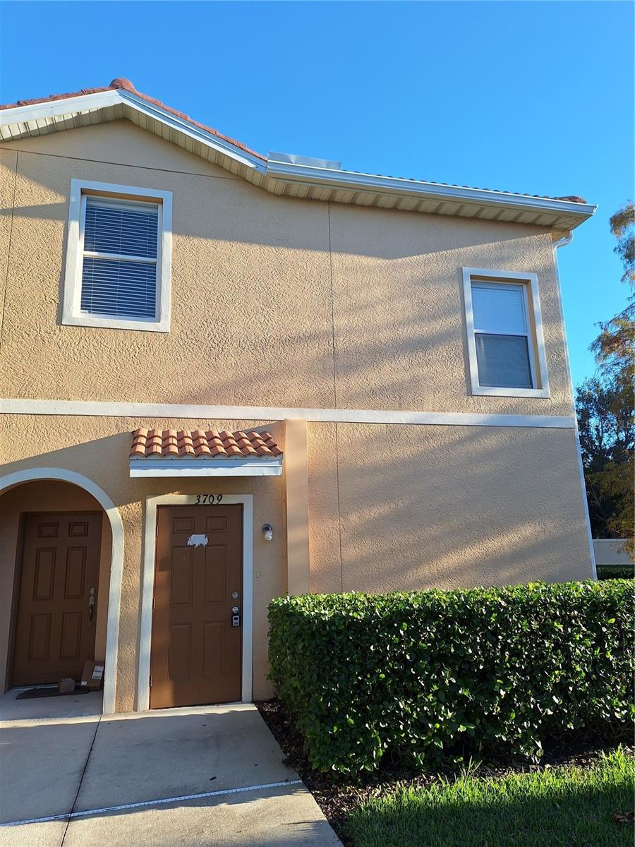 3709 Parkridge Circle, FL