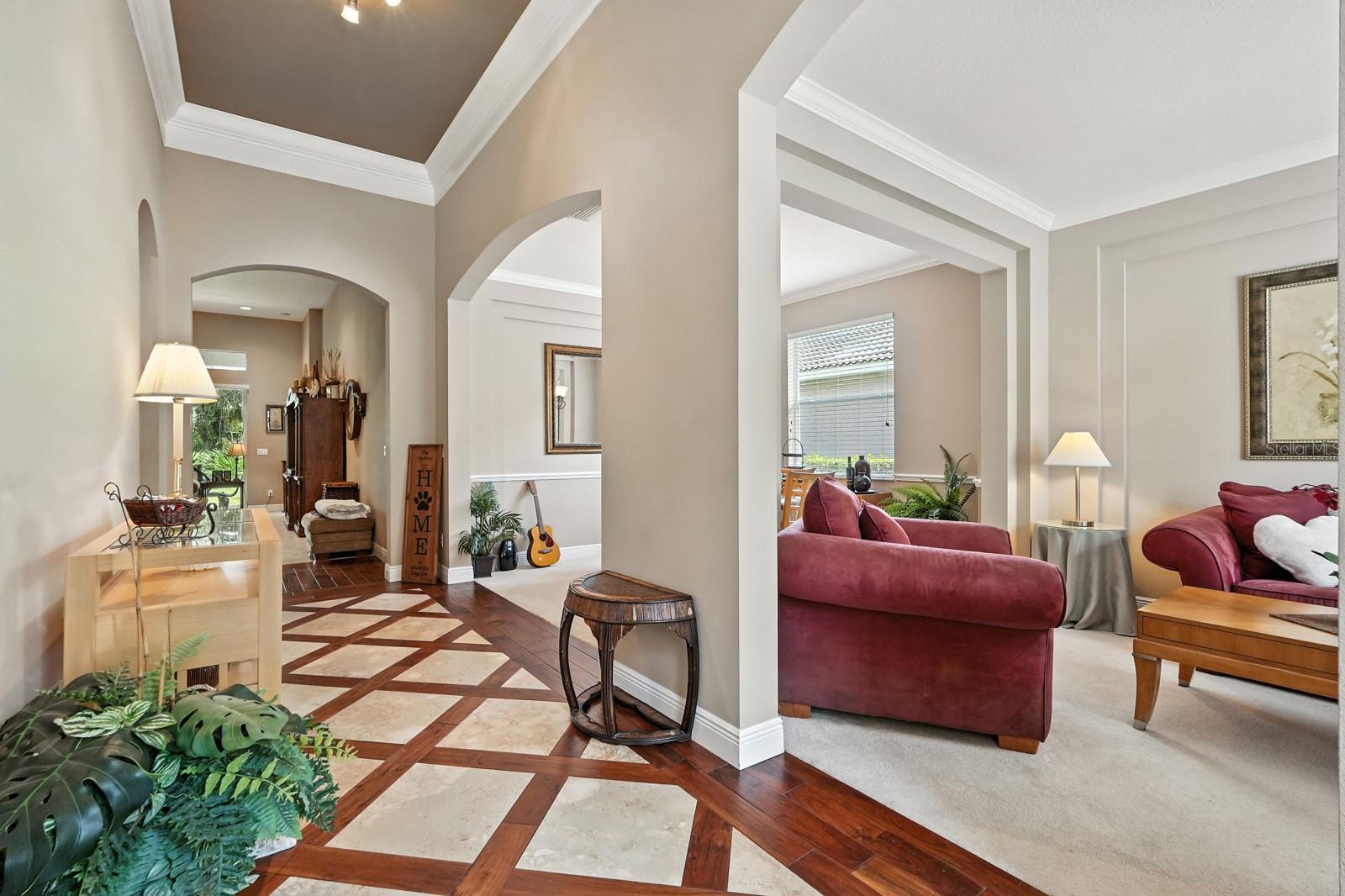 836 Wood Briar Loop, FL