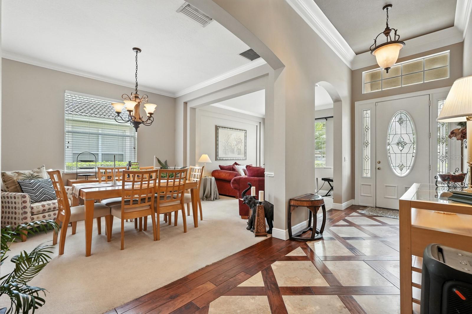836 Wood Briar Loop, FL