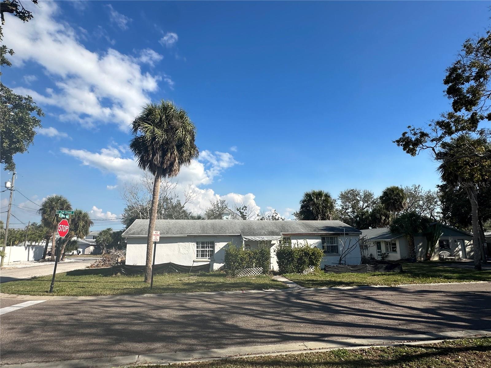 1811 2nd Street, FL