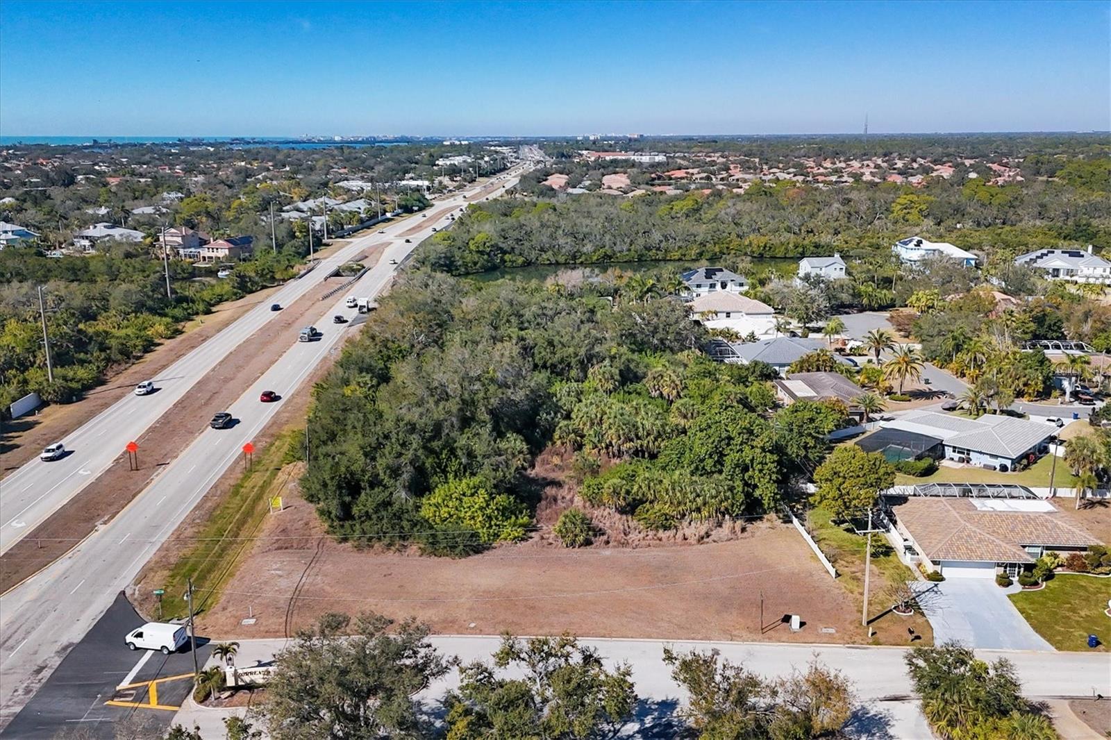2099 S Tamiami Trl, FL