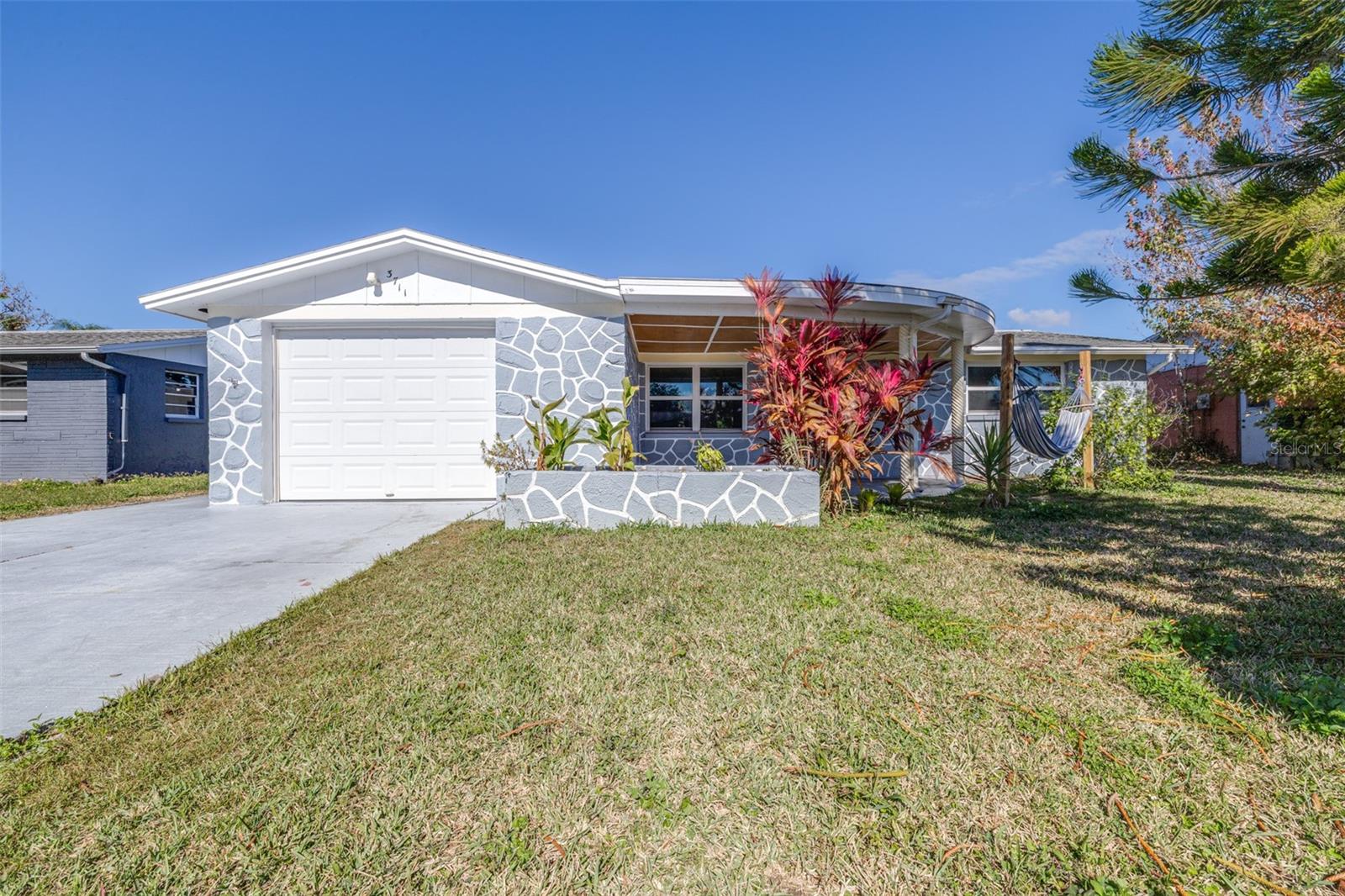 3711 Elmwood Drive, FL