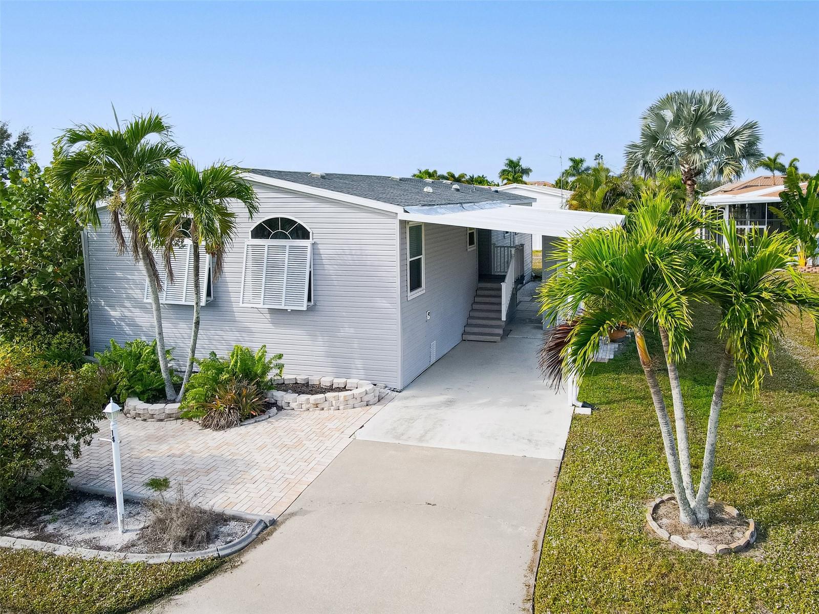 14 Freeman Avenue, FL