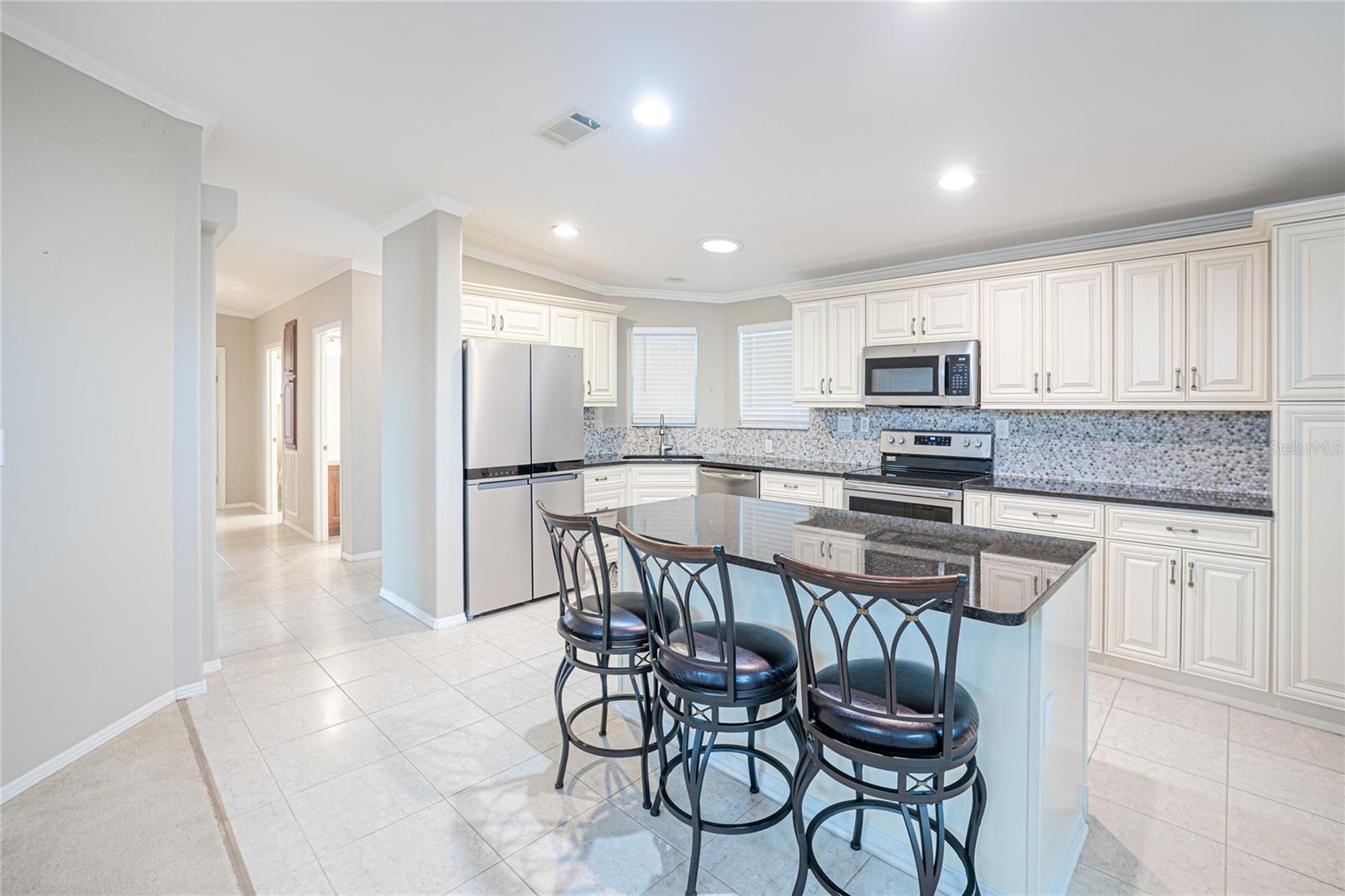 14 Freeman Avenue, FL