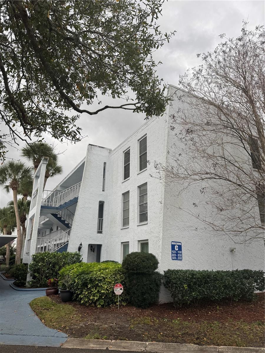 225 Country Club Dr #C326, FL