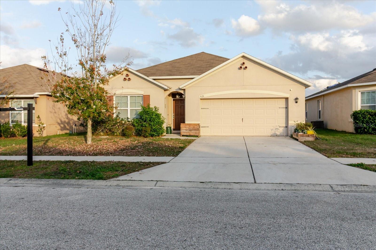 525 Squires Grove Drive, FL